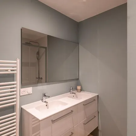 M100-103 Jolie En Colocation A
